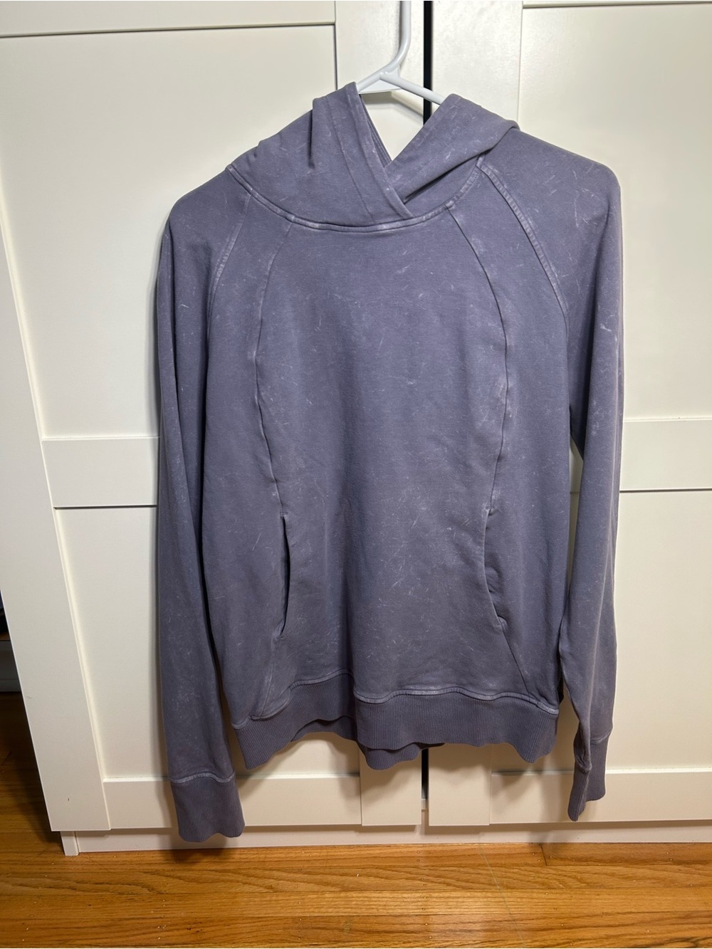 Lululemon Scuba Pullover Hoodie
Wash size 6 - Picture 6 of 7